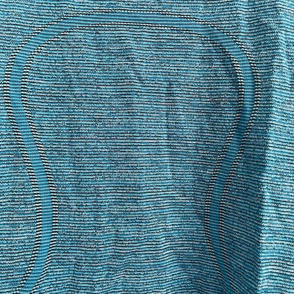 Lululemon Tank size 2 - Picture 2 of 4